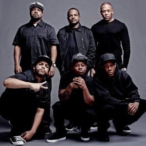 [Image: dr-dre-e-ice-cube-com-o-elenco-e-o-diret...00x300.jpg]